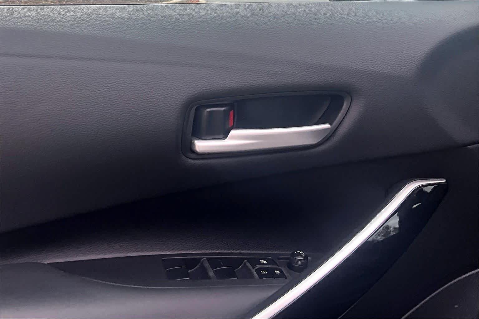 Used 2022 Toyota Corolla XSE FWD image 22