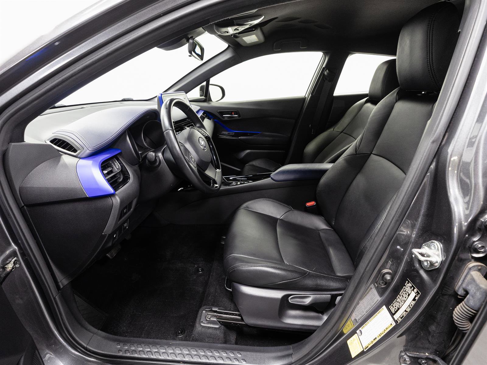 Certified 2020 Toyota C-HR XLE image 4