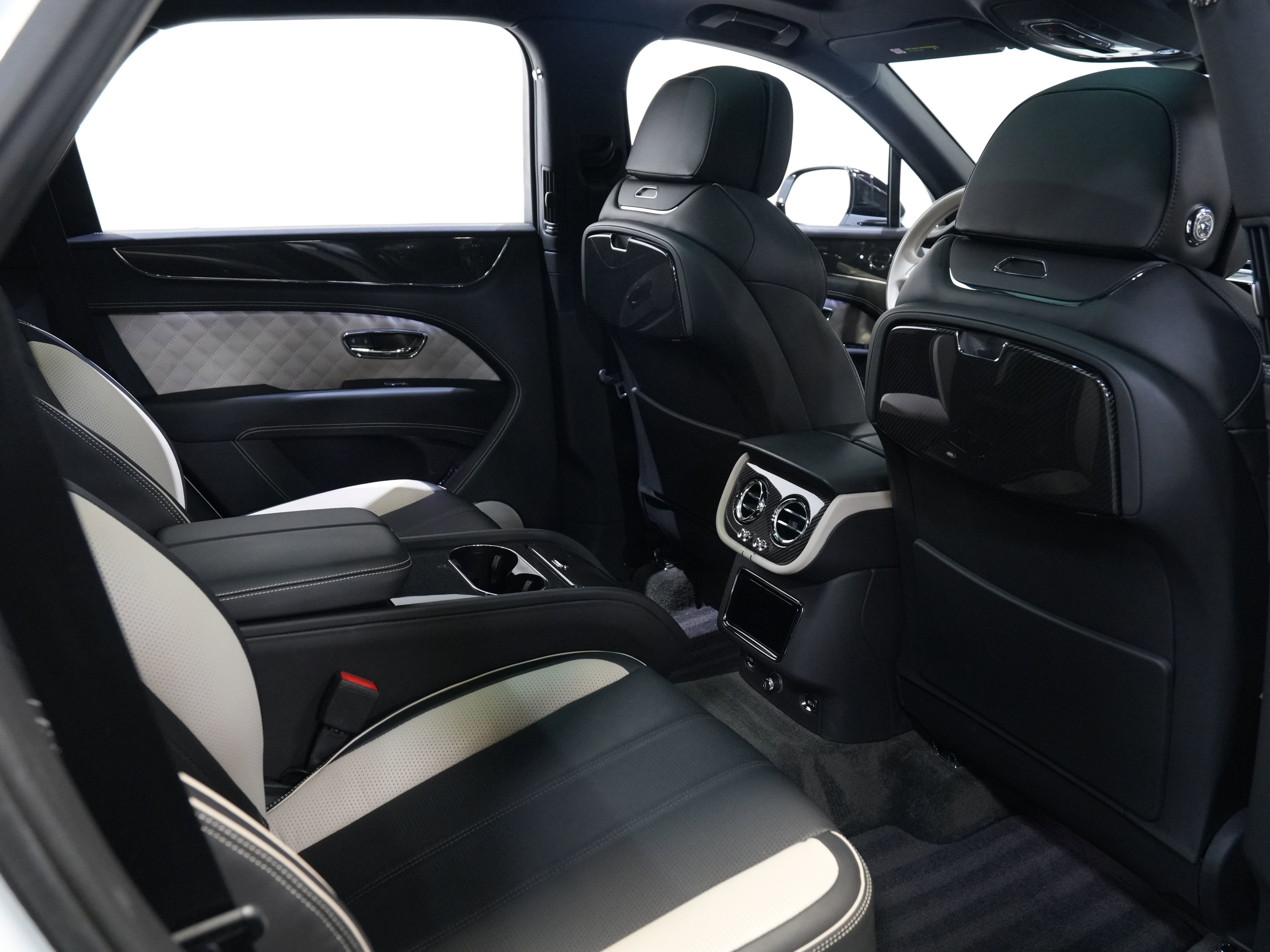 Used 2022 Bentley Bentayga image 38