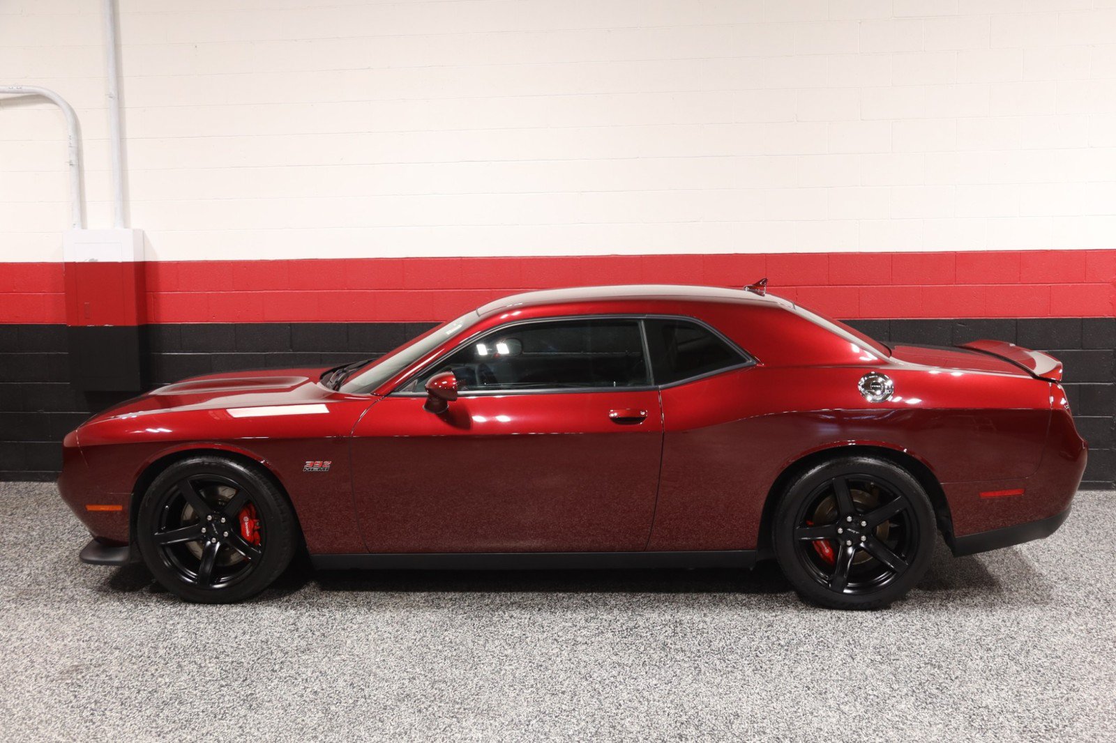 Used 2018 Dodge Challenger SRT w/ Technology Group RWD image 26