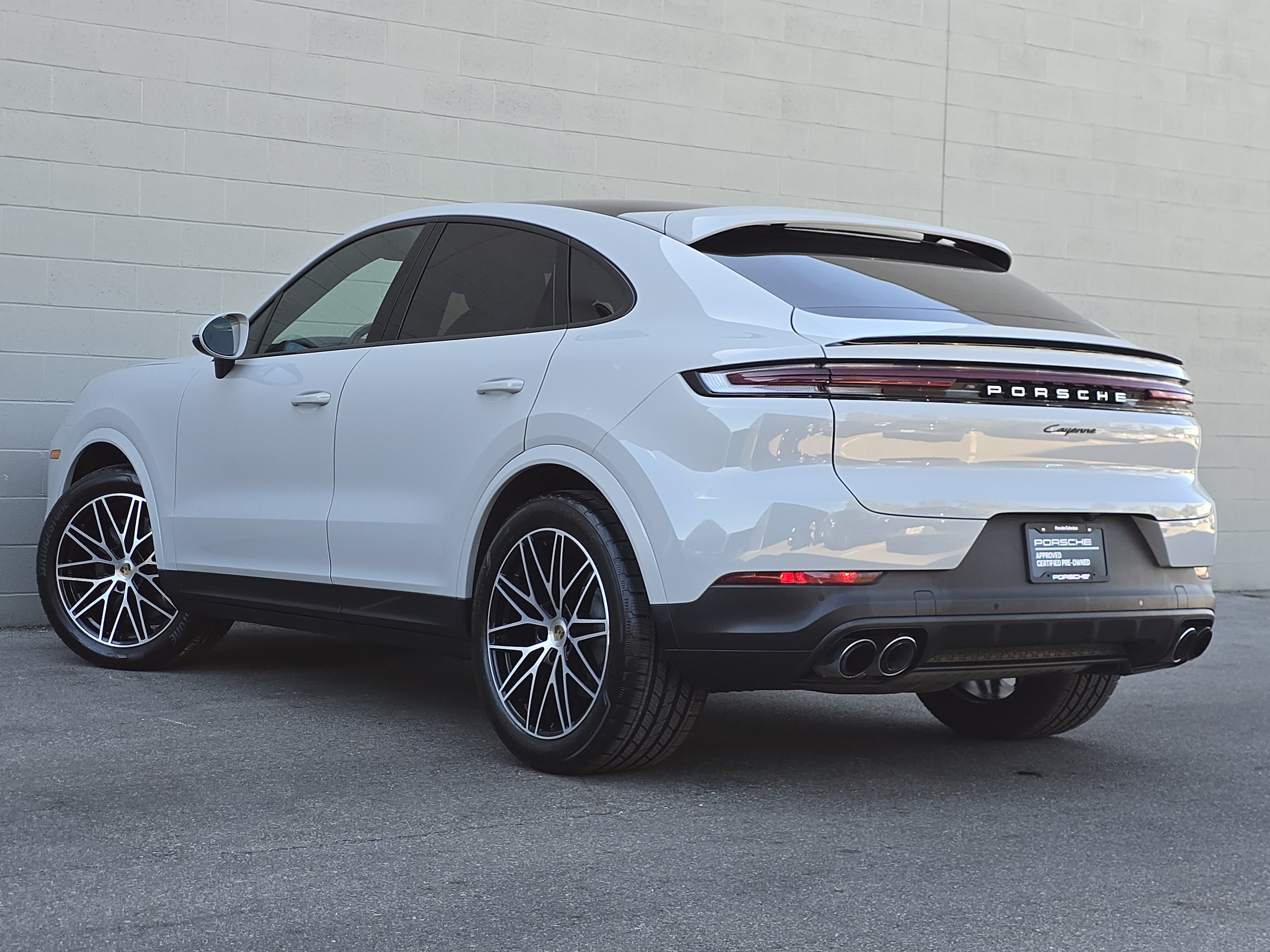 Certified 2024 Porsche Cayenne Coupe AWD/4WD image 3