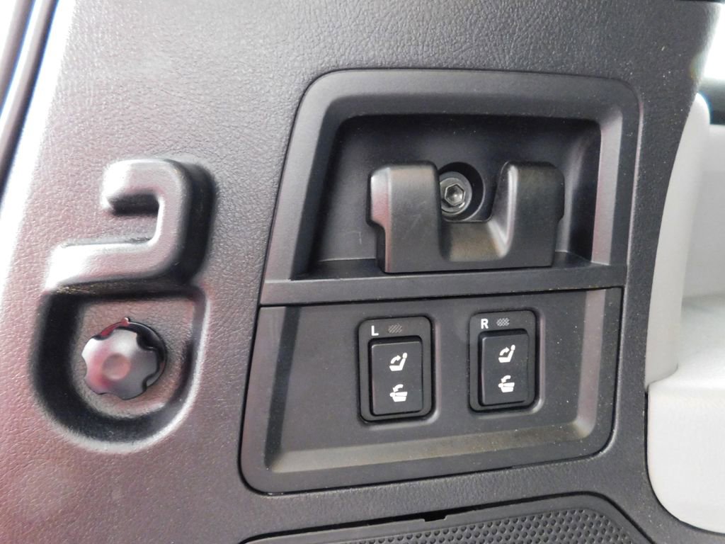 Used 2012 Toyota Sequoia Platinum image 12