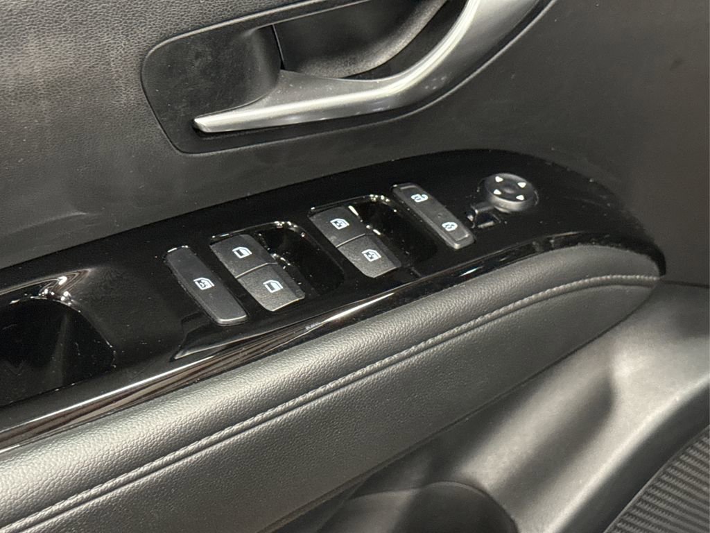 Used 2022 Hyundai Santa Cruz Limited image 28