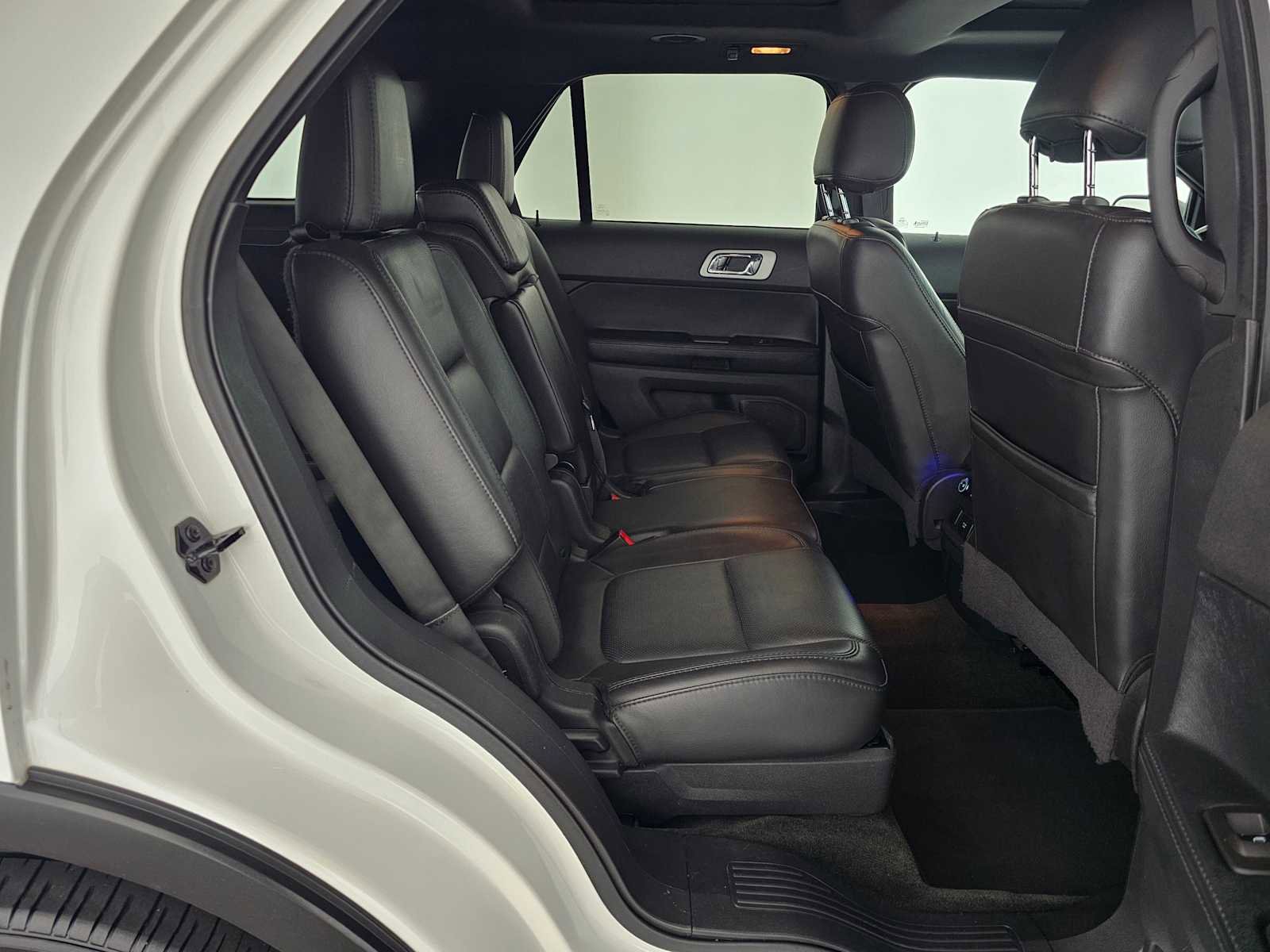 Used 2015 Ford Explorer Limited w/ Equipment Group 302A FWD image 12