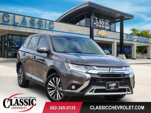 Used 2020 Mitsubishi Outlander SE image 1