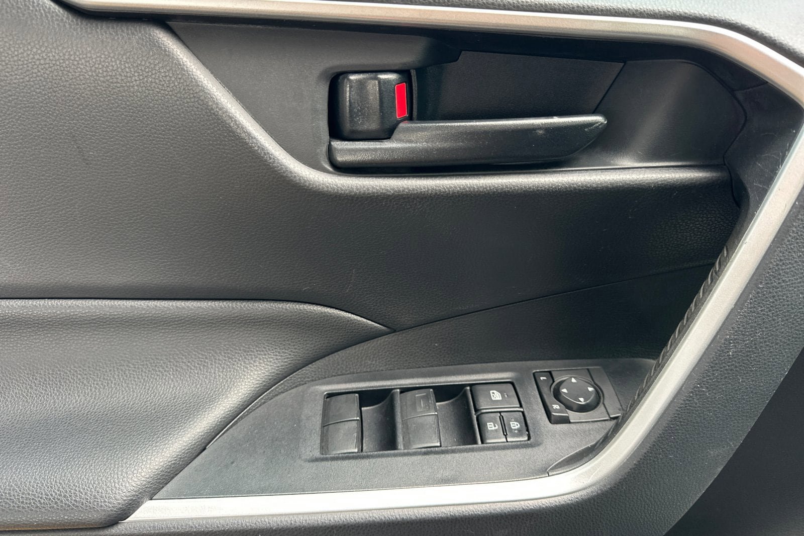Certified 2020 Toyota RAV4 LE w/ All Weather Liner Package FWD image 11