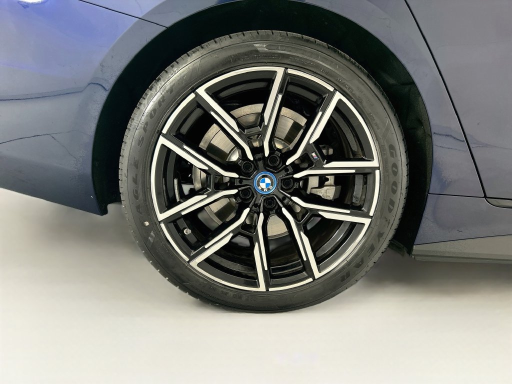 Certified 2024 BMW i4 eDrive35 w/ M Sport Package RWD image 32
