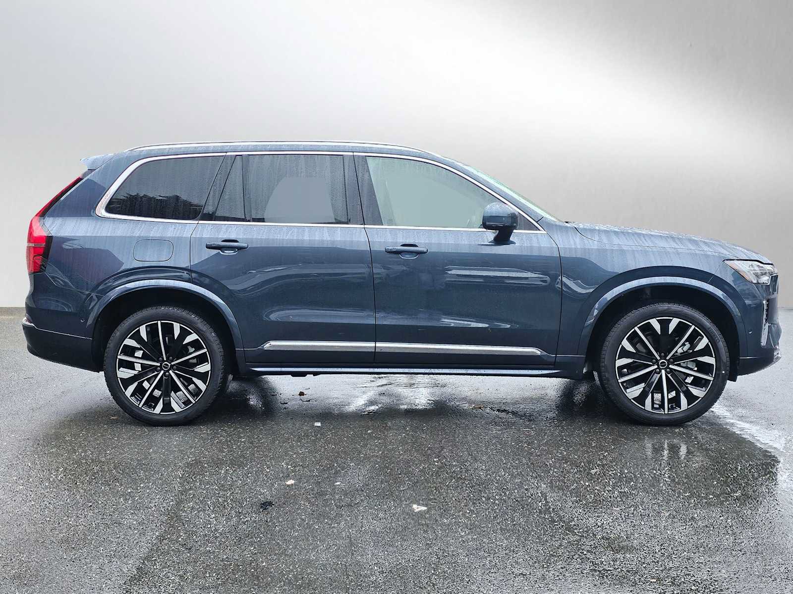 New 2026 Volvo XC90 B6 Plus w/ Protection Package AWD/4WD image 8