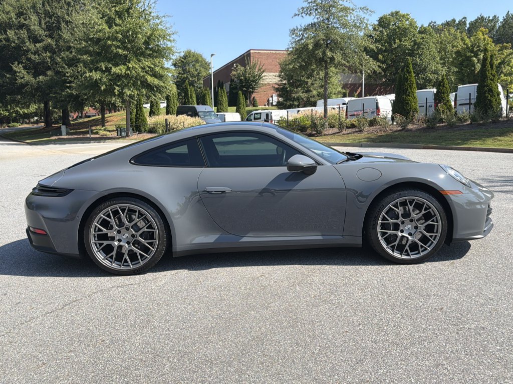Used 2025 Porsche 911 Carrera RWD image 9