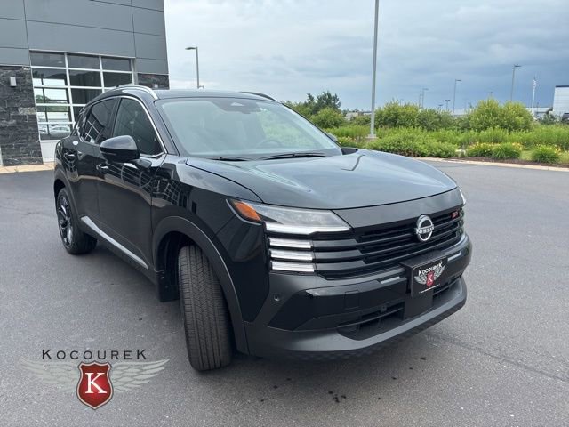 New 2025 Nissan Kicks SR w/ SR Premium Package