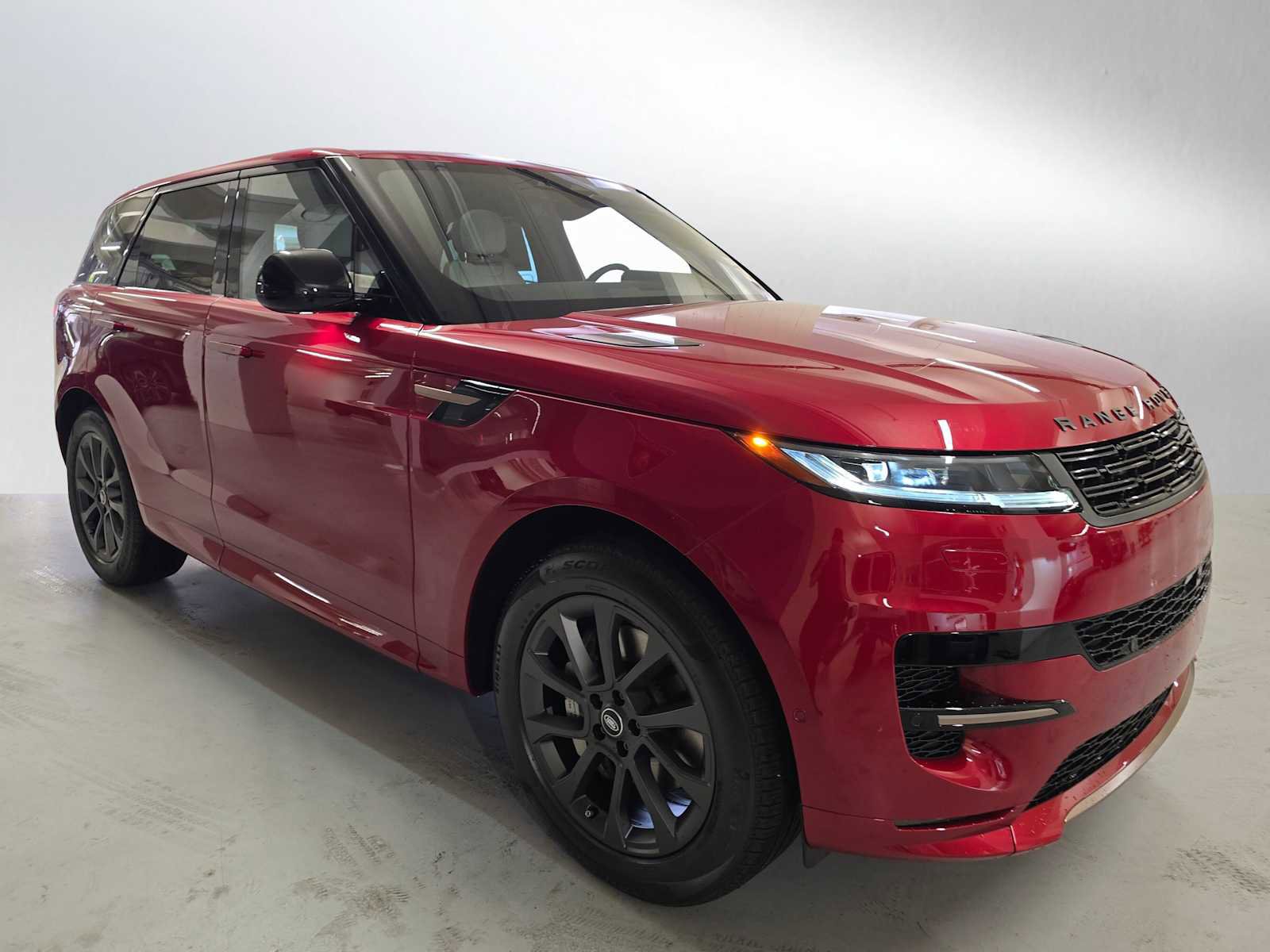 New 2025 Land Rover Range Rover Sport Dynamic SE