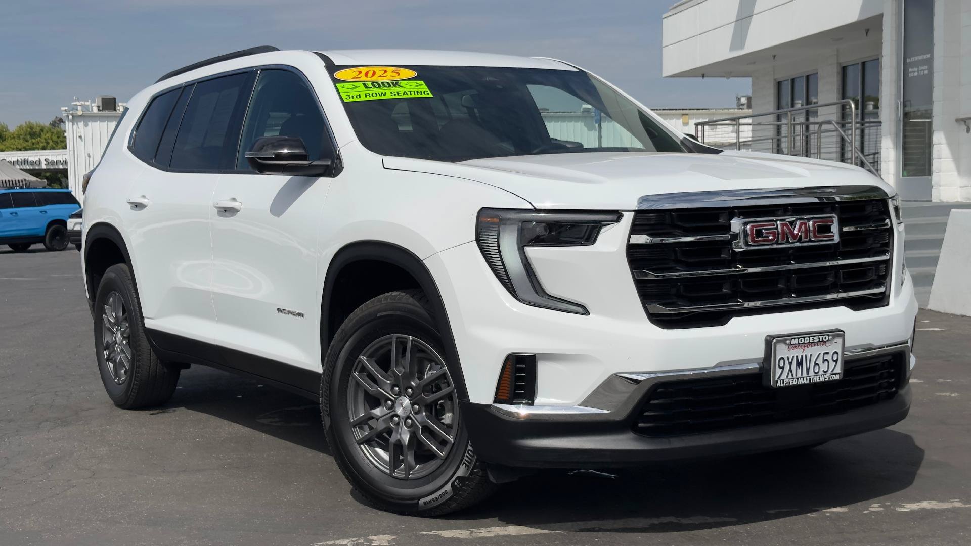 Used 2025 GMC Acadia Elevation FWD image 1