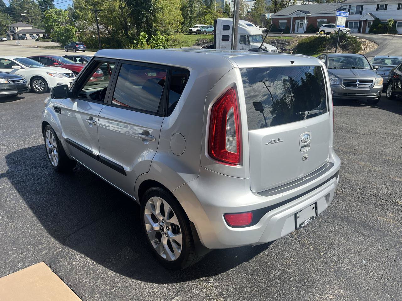 Used 2013 Kia Soul ! FWD image 10