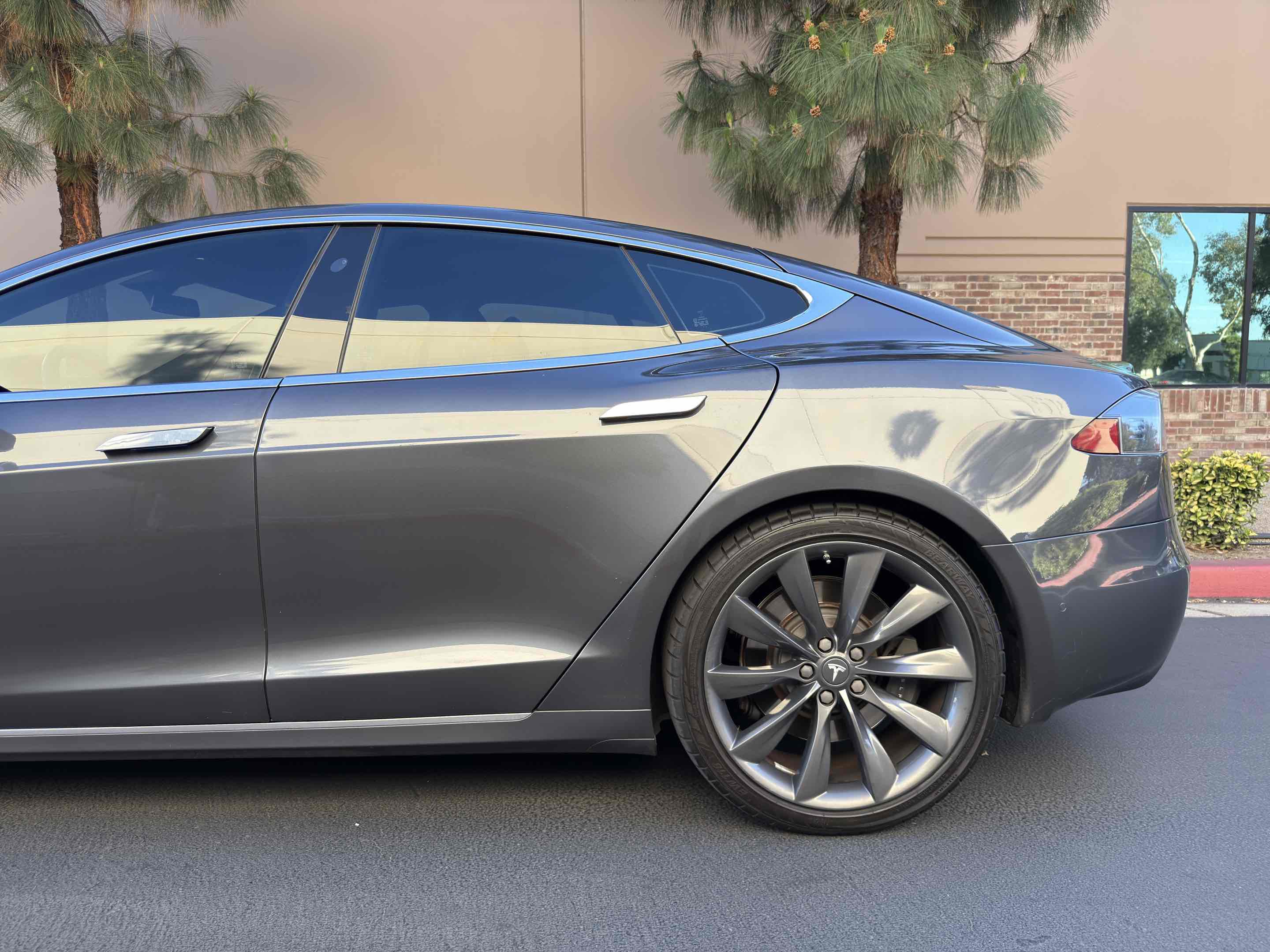 Used 2017 Tesla Model S 75 RWD image 67