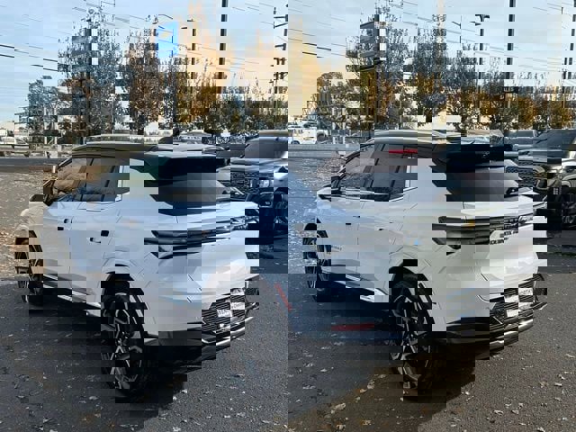 New 2026 Chevrolet Equinox EV LT w/ Convenience Package II image 5