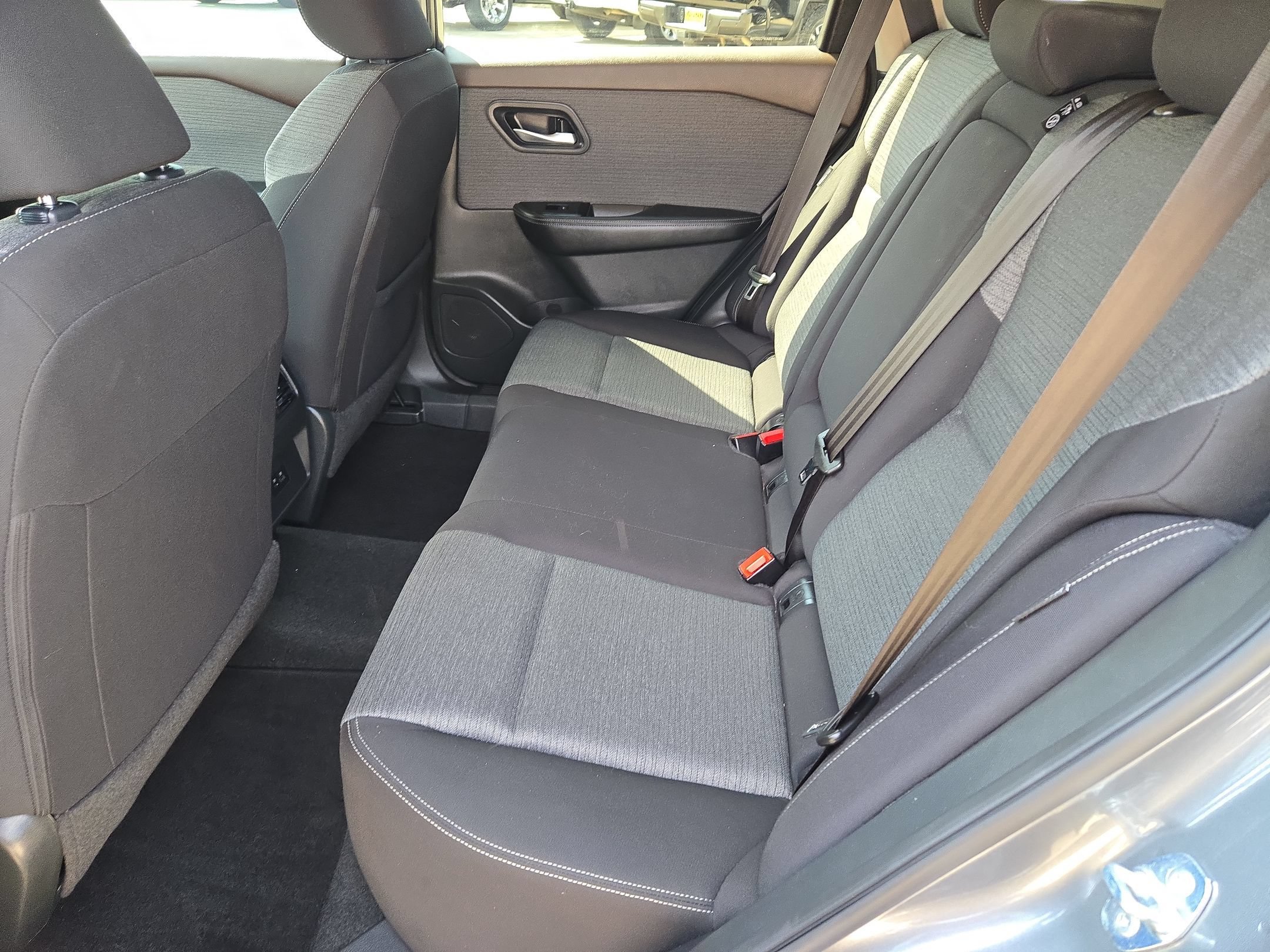Used 2023 Nissan Rogue SV FWD image 13