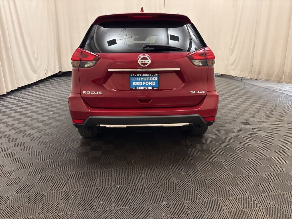 Used 2017 Nissan Rogue SL w/ SL Premium Package image 3
