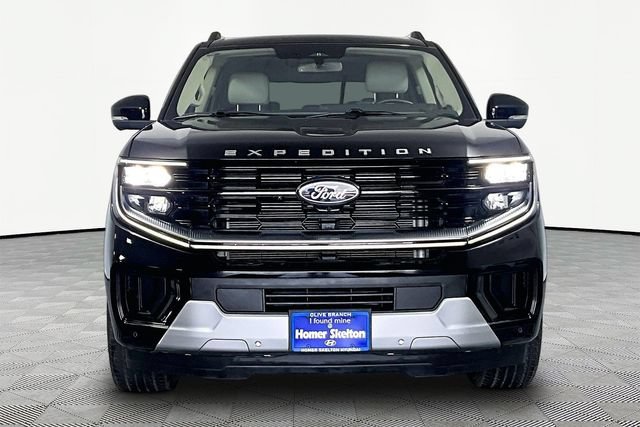 Used 2025 Ford Expedition Platinum w/ Driver's Package AWD/4WD image 3