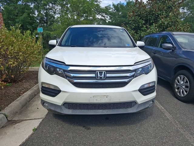 Used 2017 Honda Pilot EX image 2