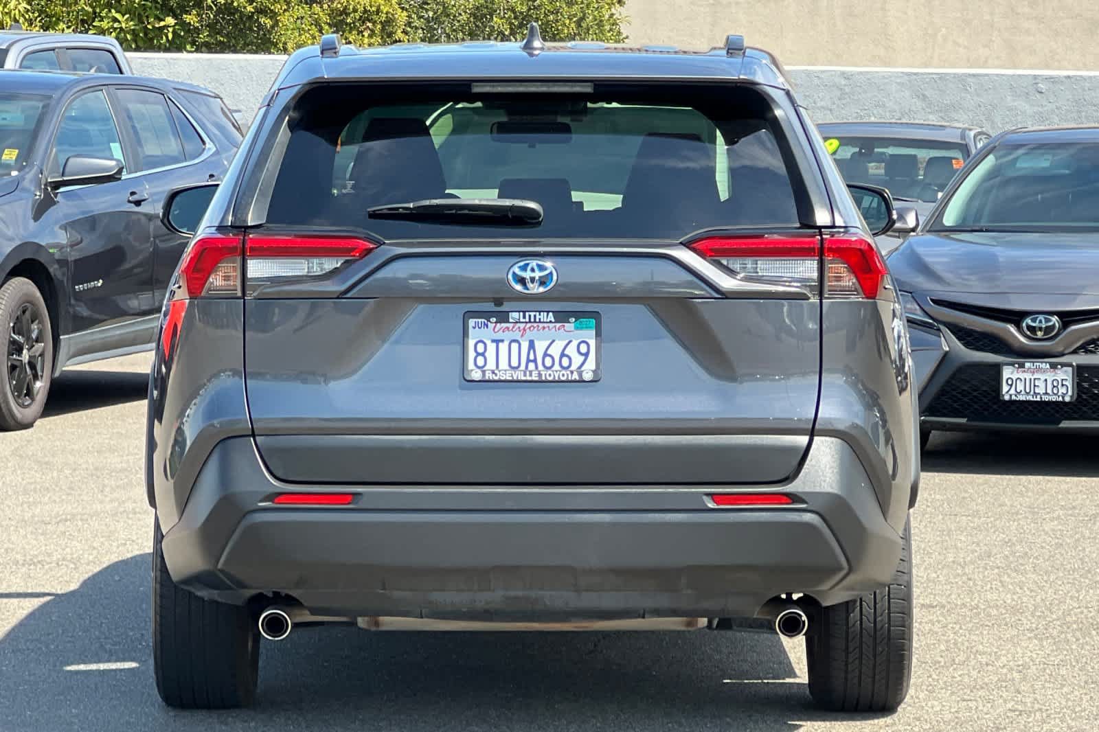 Used 2020 Toyota RAV4 LE AWD/4WD image 8