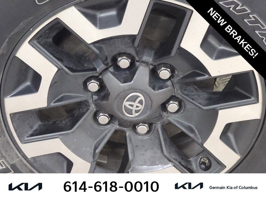 Used 2016 Toyota Tacoma TRD Off-Road image 12