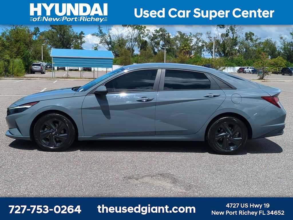 Certified 2023 Hyundai Elantra SEL w/ Cargo Package FWD image 2