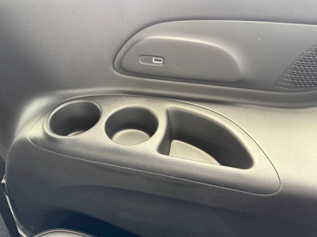 New 2027 Chrysler Pacifica Select FWD image 37