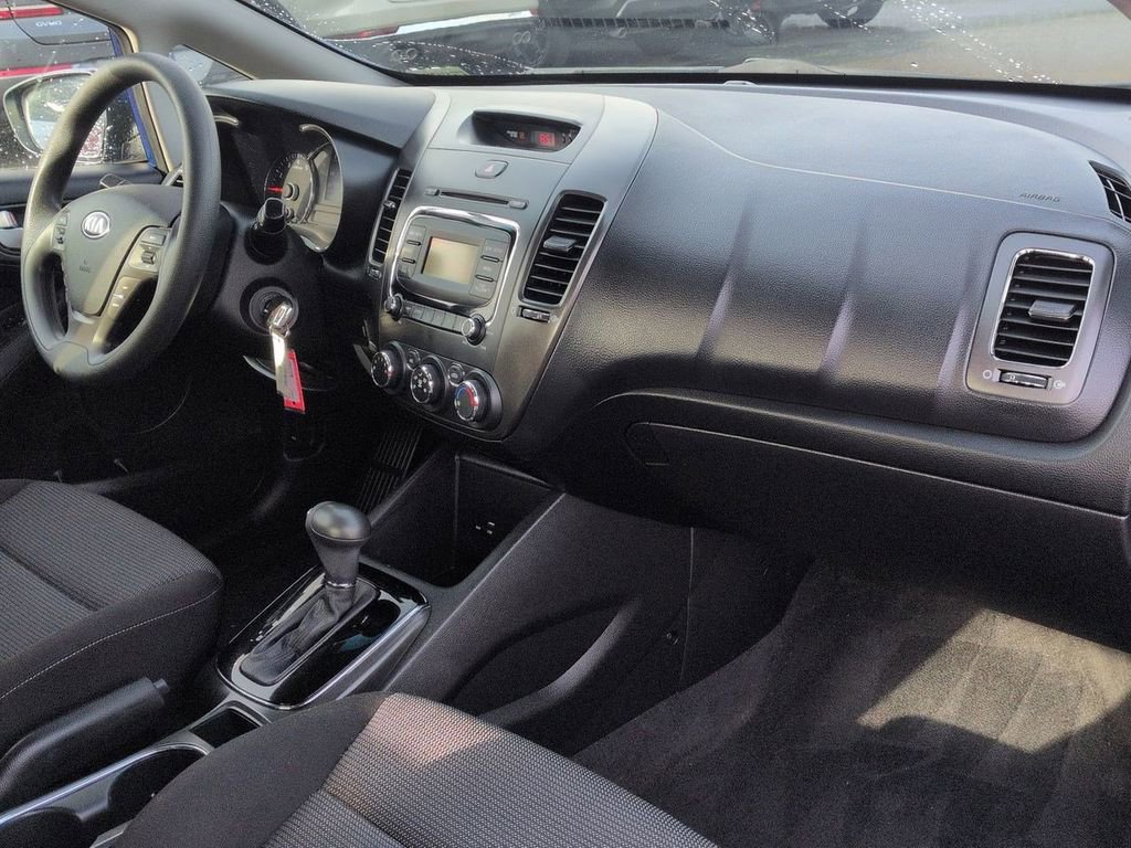 Used 2017 Kia Forte LX image 29