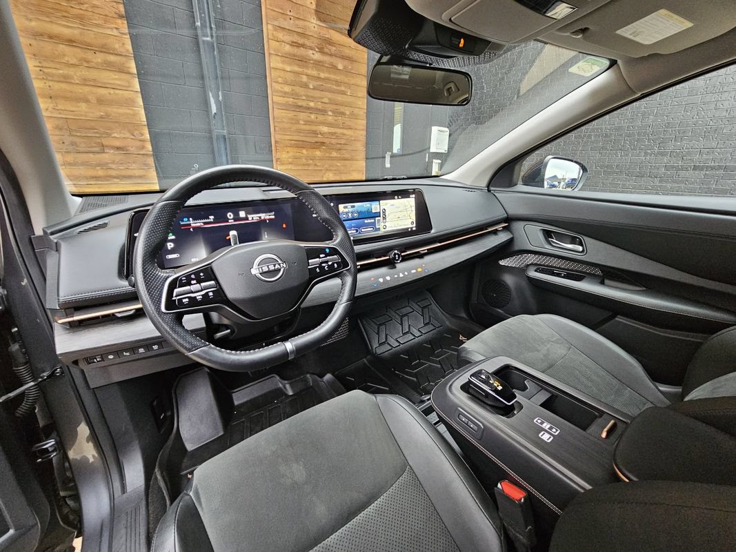 Used 2023 Nissan Ariya FWD image 2
