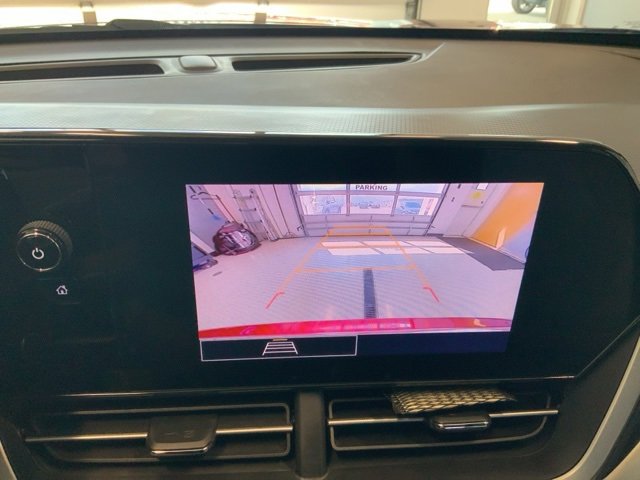 Used 2024 Chevrolet Trax RS image 2