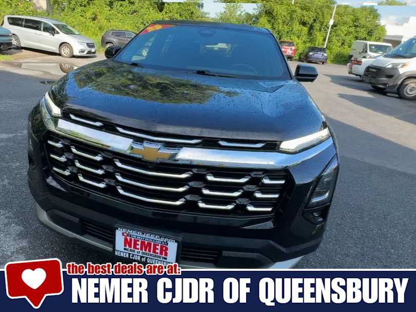 Used 2025 Chevrolet Equinox LT w/ Safety and Technology Package AWD/4WD image 3