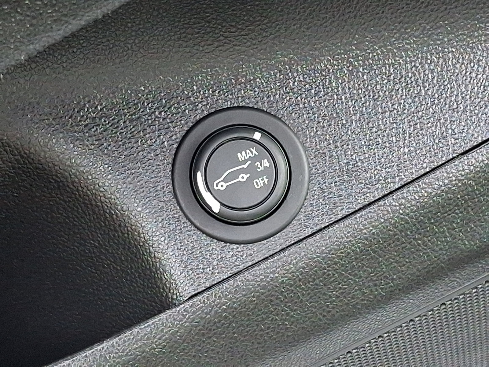 Used 2020 Buick Envision Essence FWD image 24