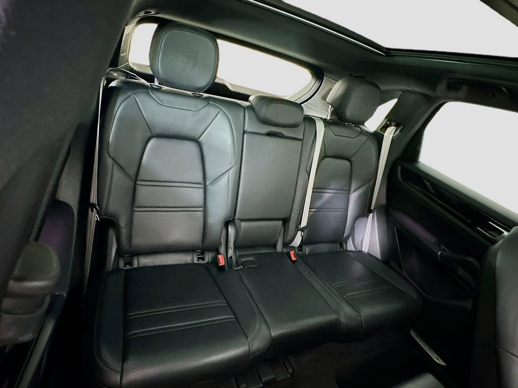 Certified 2022 Porsche Cayenne AWD/4WD image 29