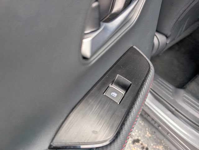 Certified 2025 Nissan Kicks SR AWD/4WD image 11