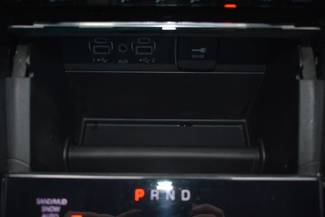 Used 2023 Jeep Grand Cherokee Limited AWD/4WD image 31