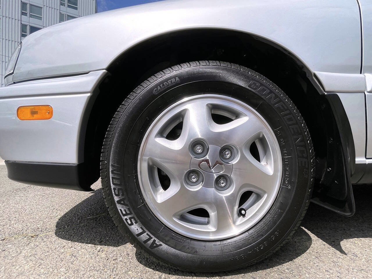 Used 1995 INFINITI G20 FWD image 13