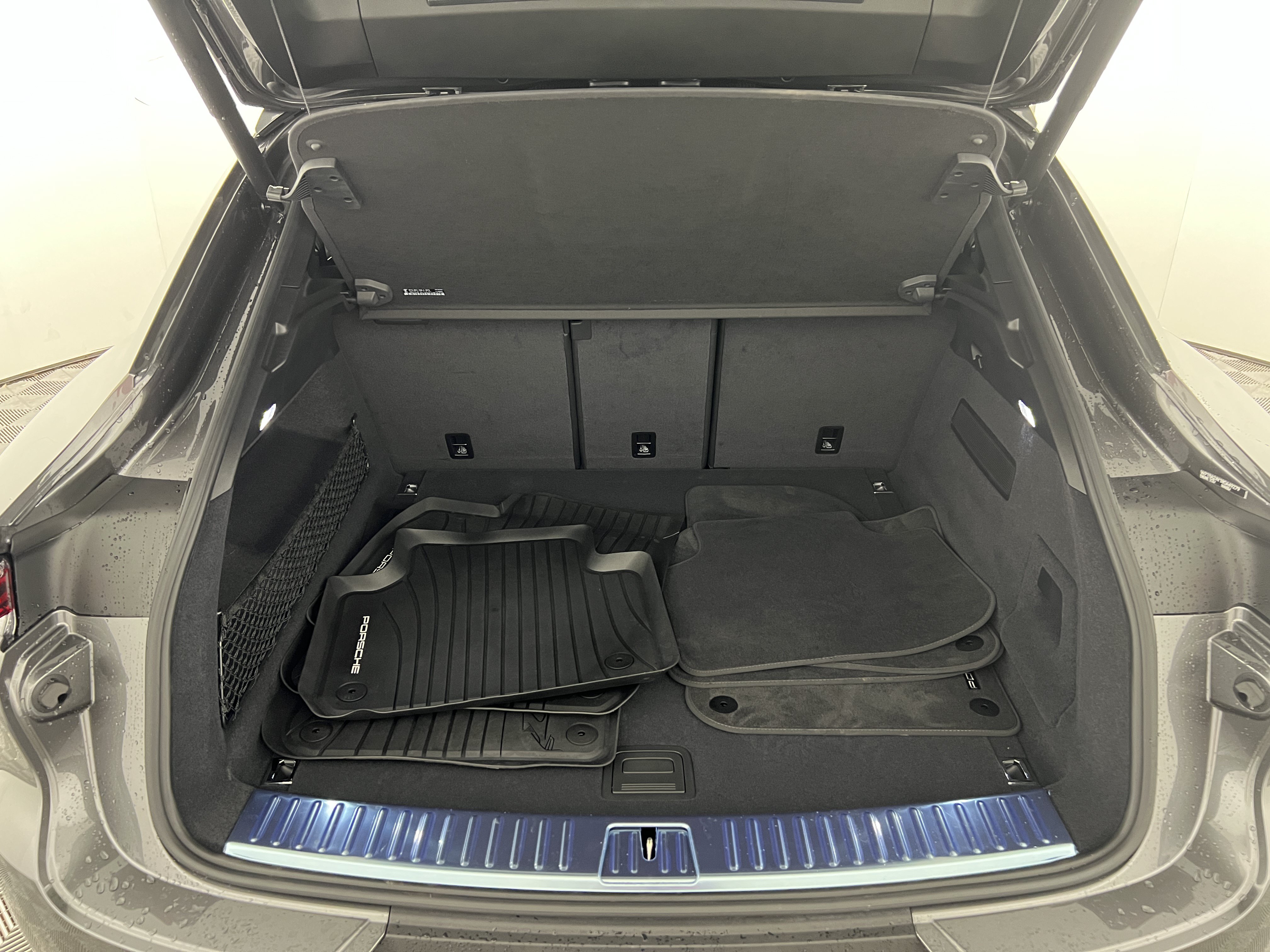 Certified 2024 Porsche Cayenne Coupe AWD/4WD image 21