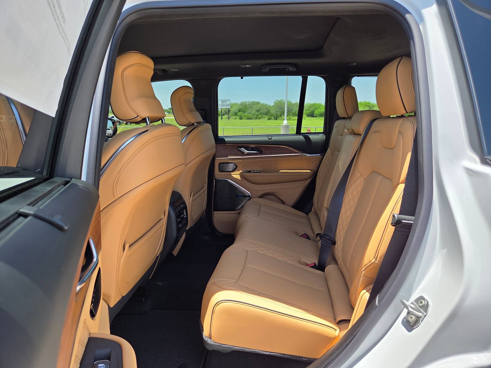 New 2026 Jeep Grand Cherokee Summit AWD/4WD image 15