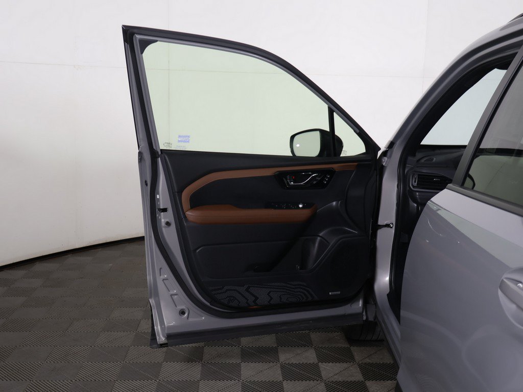 Used 2025 Subaru Forester Touring w/ Popular Package - Touring AWD/4WD image 23