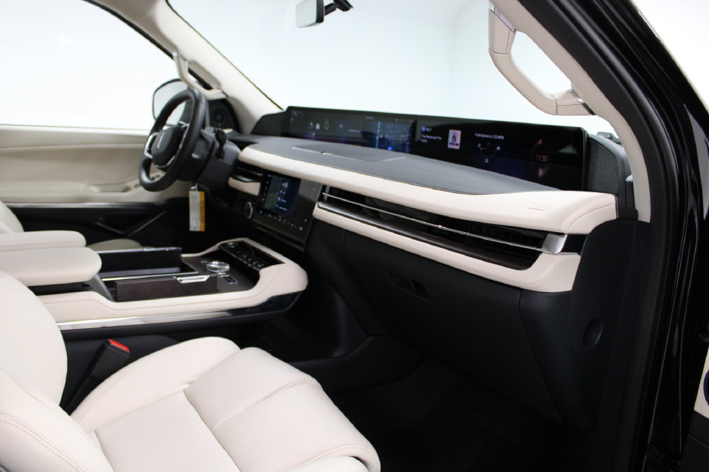 New 2027 Lincoln Navigator Reserve w/ Jet Appearance Package AWD/4WD image 22