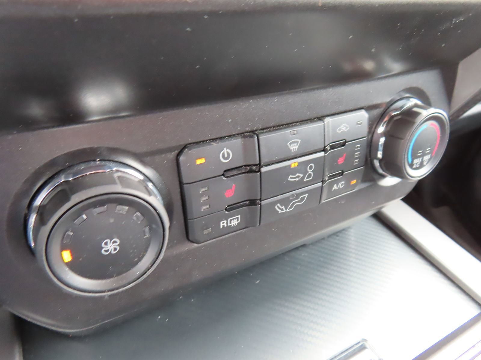 Used 2020 Ford F150 XLT w/ Equipment Group 302A Luxury AWD/4WD image 26