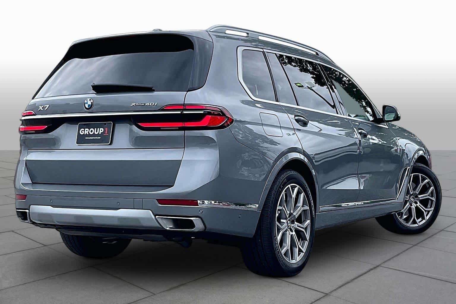 Used 2025 BMW X7 xDrive40i w/ Premium Package AWD/4WD image 12
