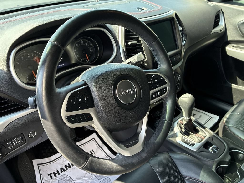 Used 2017 Jeep Cherokee Trailhawk AWD/4WD image 14