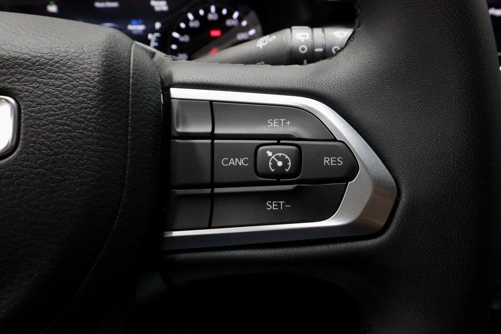 Used 2025 Jeep Compass Latitude image 28