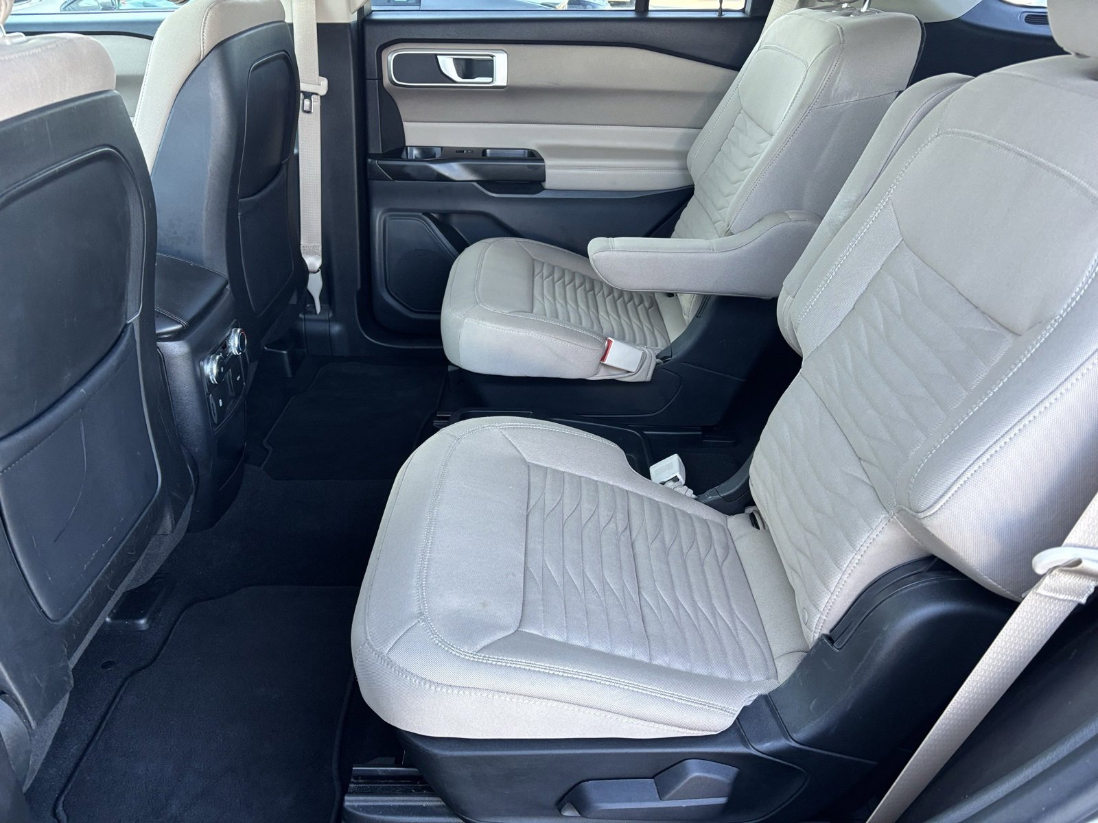 Used 2020 Ford Explorer XLT image 20