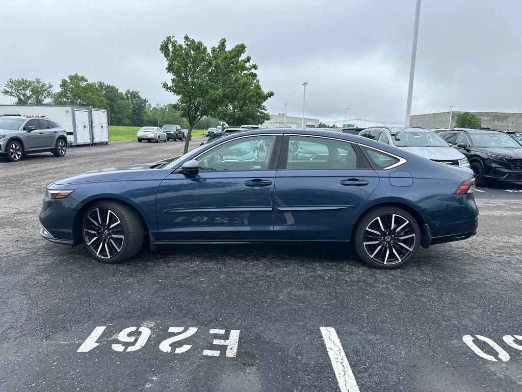 Used 2023 Honda Accord Touring image 8