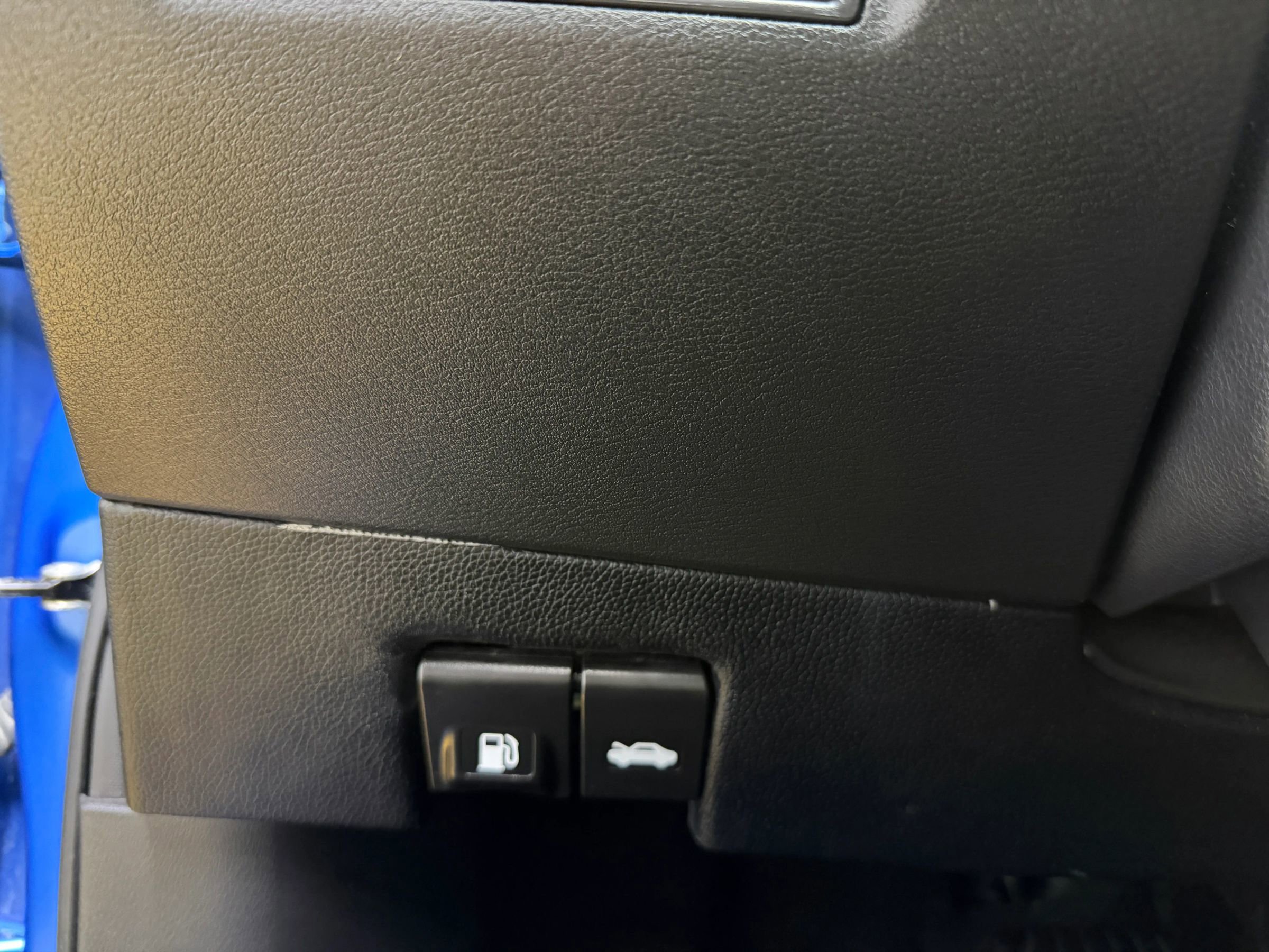 Used 2020 Nissan Versa SV image 30