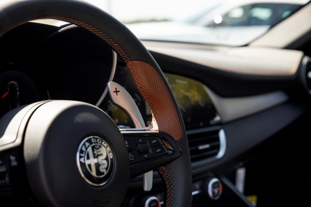 New 2025 Alfa Romeo Giulia w/ Driving Assist Package image 23