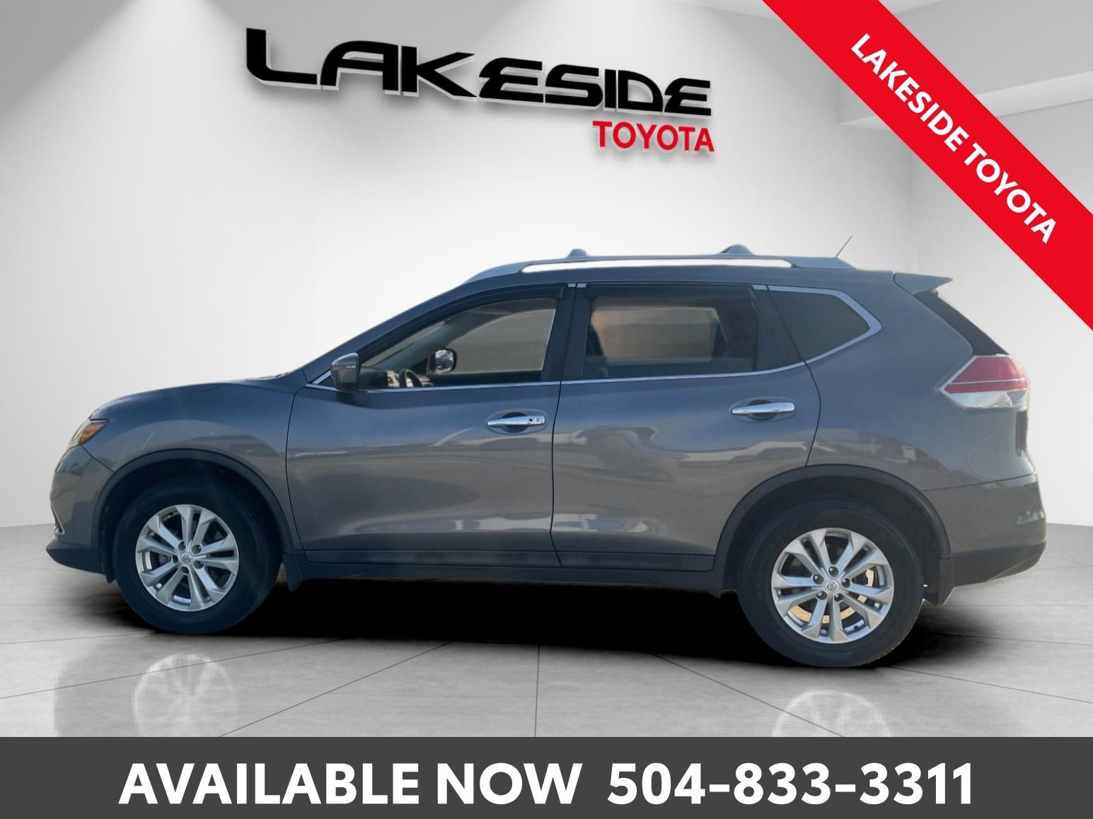 Used 2016 Nissan Rogue SV image 3