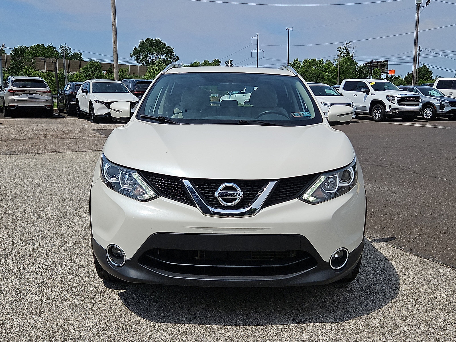 Used 2018 Nissan Rogue Sport SV w/ SV Technology Package AWD/4WD image 2